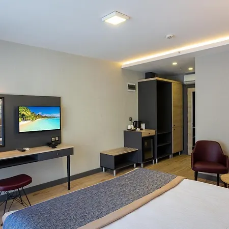 Levor Hotel 4*